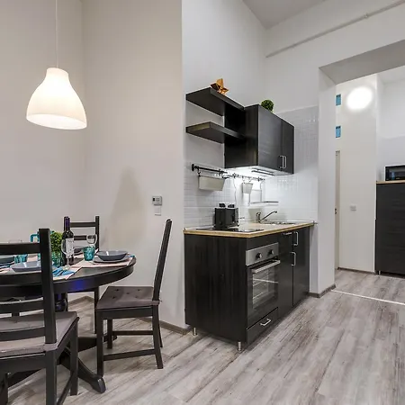 Apartment Palace *