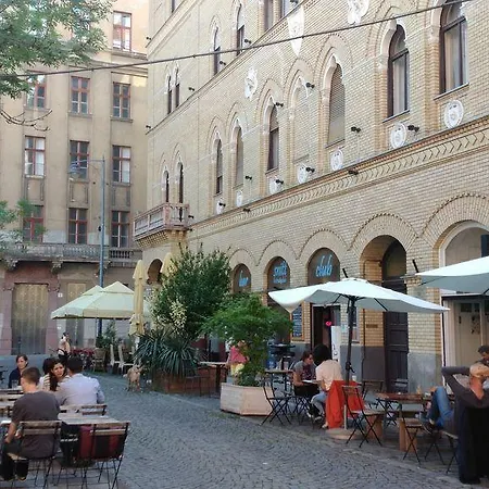 Apartment Palace