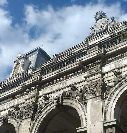 Palace *